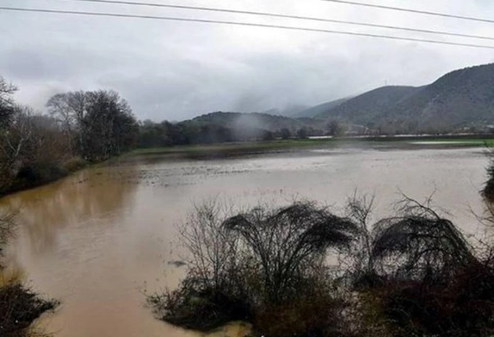 Εύβοια: Βρέθηκε ζωντανός ο 27χρονος αγνοούμενος – Έρευνες από ΕΜΑΚ και δύτες για τους άλλους δύο!